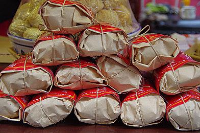 《最终幻想16》有狗狗加入队伍 能咬人还能为主角疗伤